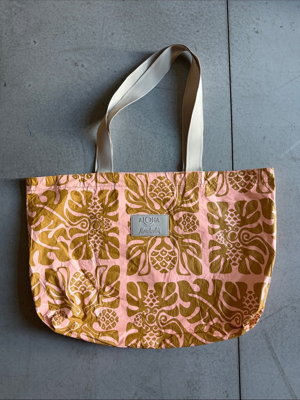 ALOHA Collection, Manuhealii Holoholo Tote Bag (reversable)